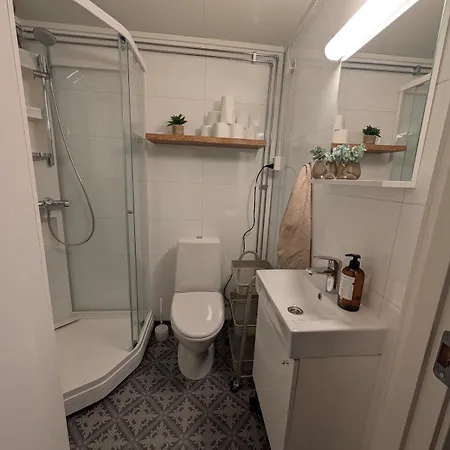 Whirl Cabin, 5 Min Walk From Bridge Holiday home *